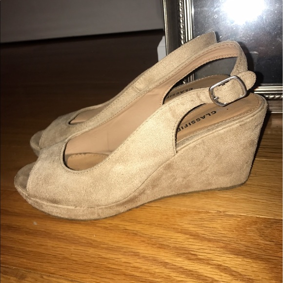 Tan wedges - Picture 3 of 4